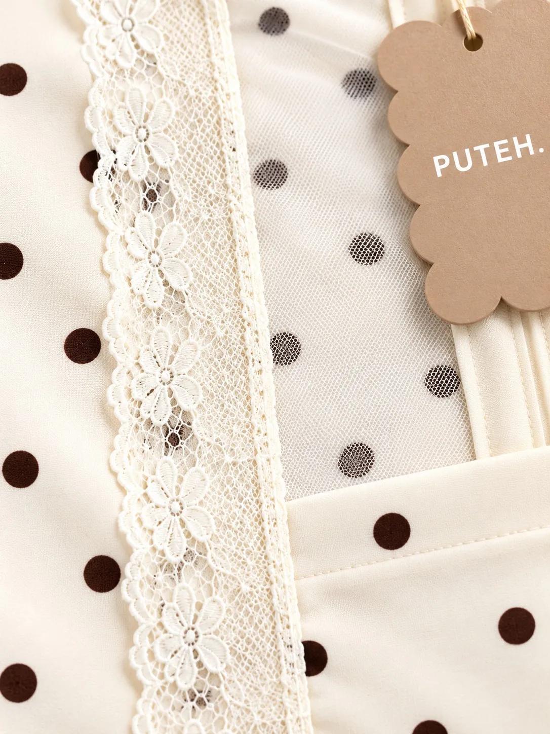 Renda di bukaan hadapan Chinta Kebaya Polka