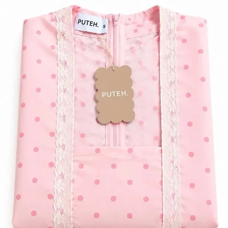 Chinta Kebaya Polka Pink, dilipat