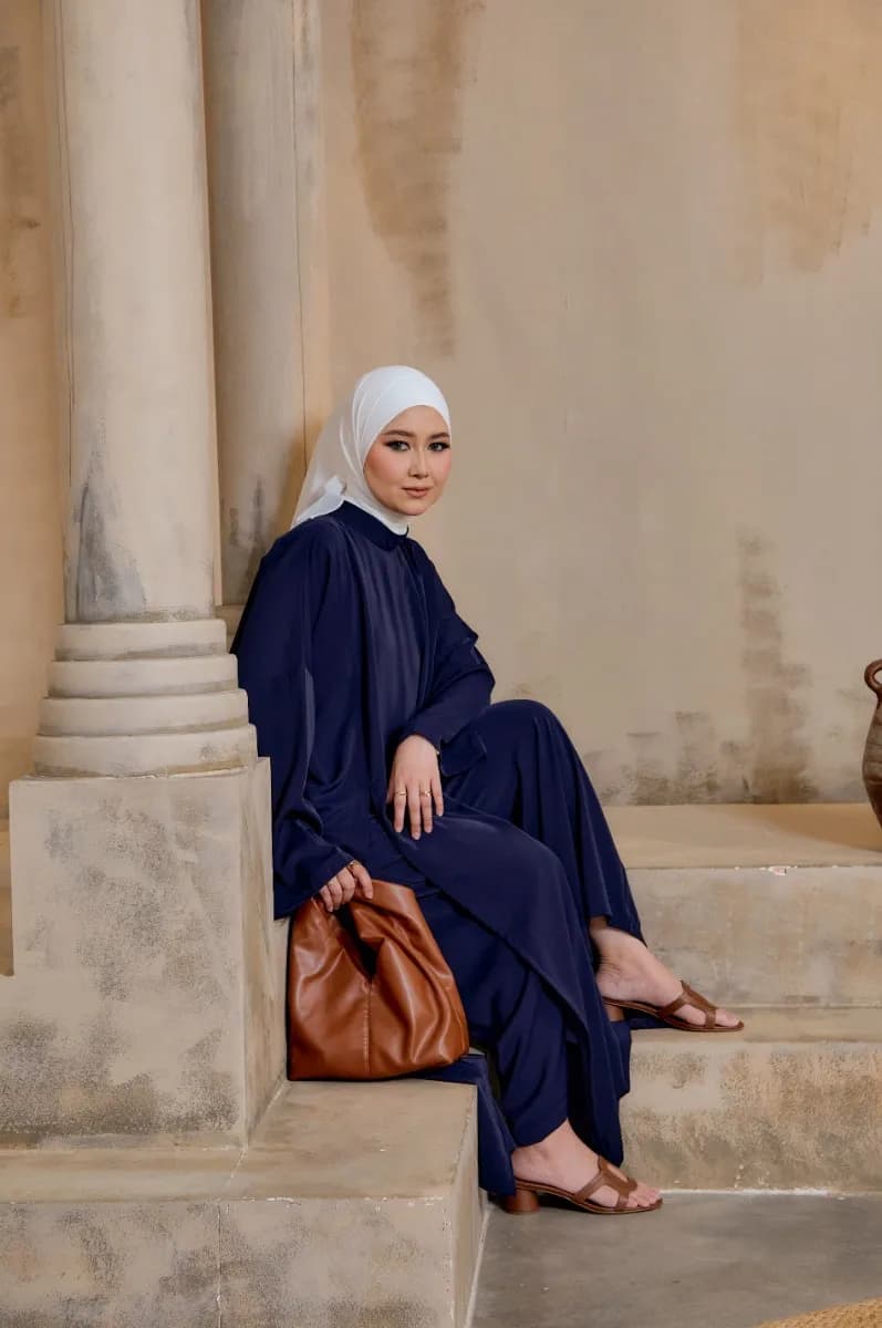 Neya Series Abaya- Bleu Fonce