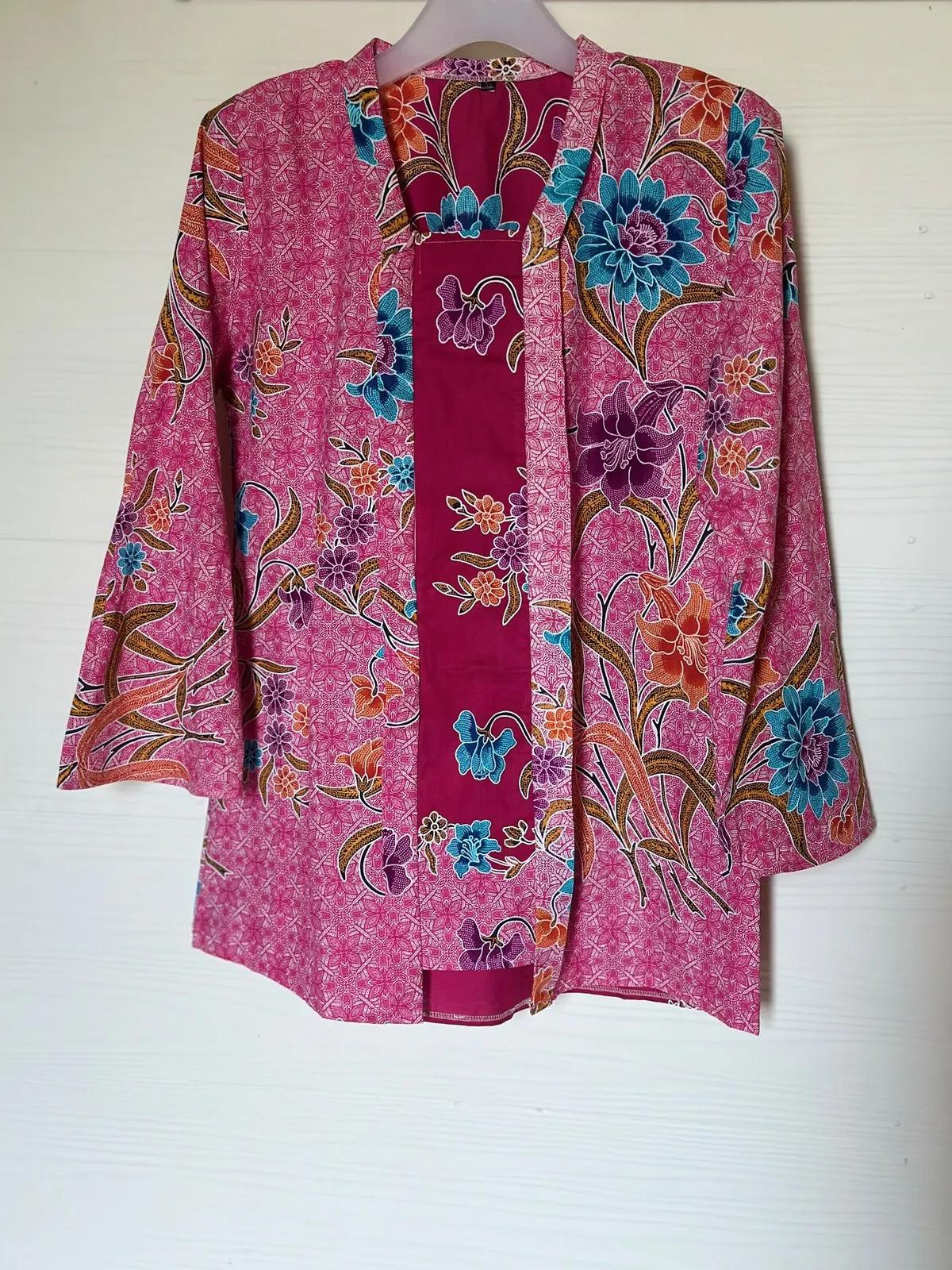 Kebaya Batik Kekwa – Fuchsia — image 3