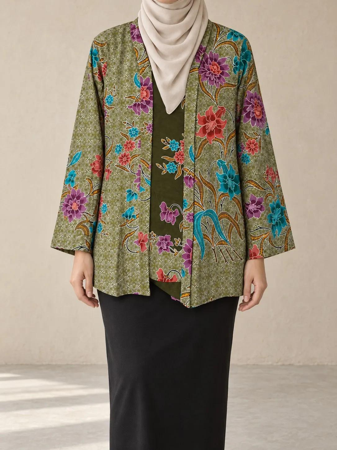 Kebaya Batik Kekwa – Hijau Zaitun — image 2