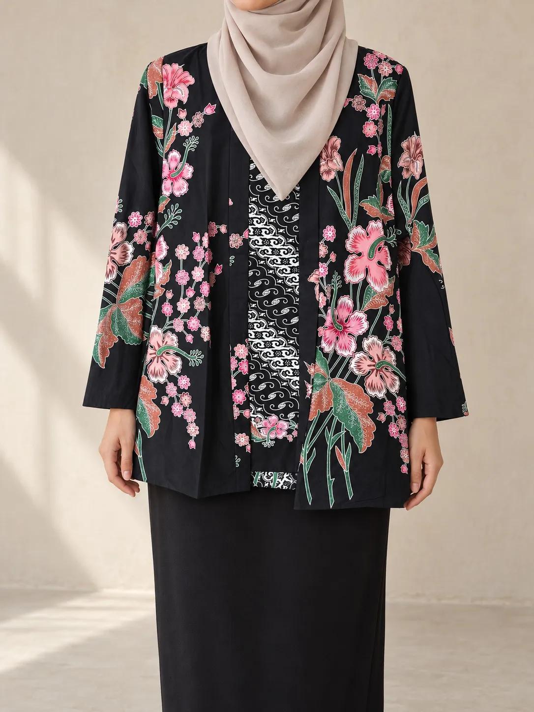 Kebaya Batik Bunga Raya – Hitam Merah Jambu — image 2
