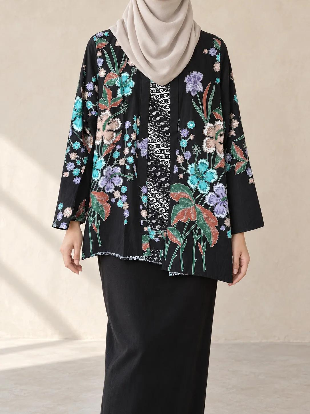 Kebaya Batik Bunga Raya – Hitam Teal — image 2