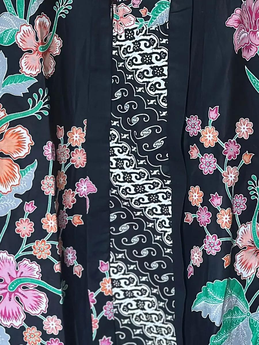 Kebaya Batik Bunga Raya – Hitam Oren — image 4